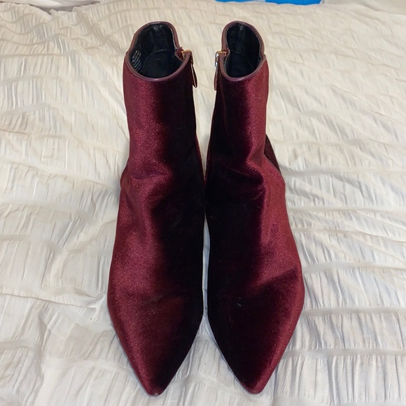STEVE MADDEN CRANBERRY RED VELVET BOOTIES - Picture 2 of 5